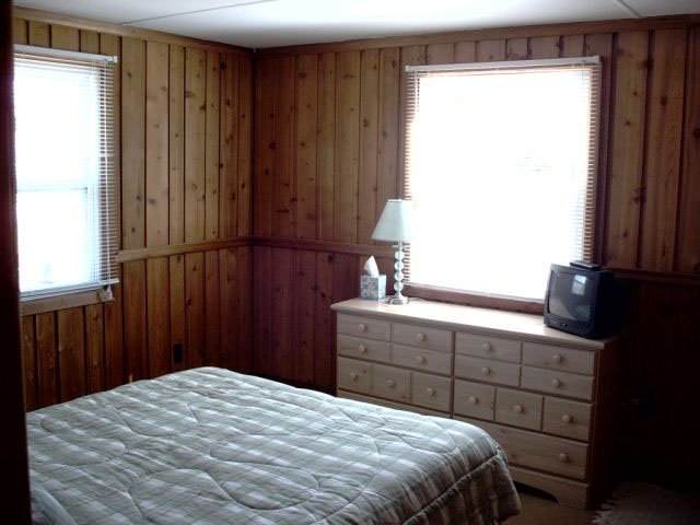 bedroom2.jpg